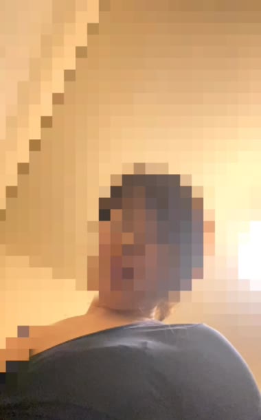 妻の乳首舐めると声大きくなる