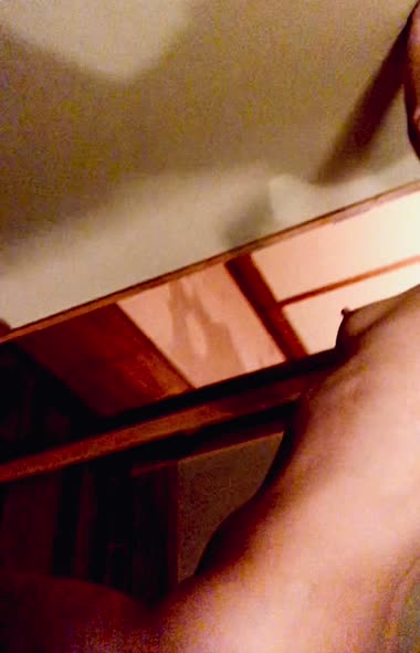 立ちバックでドアをあけて