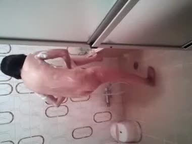 お義母さんラブホのシャワー