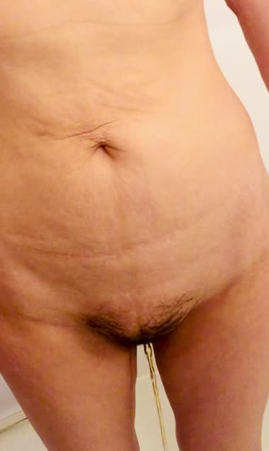 愛奴　おしっこ出ちゃう