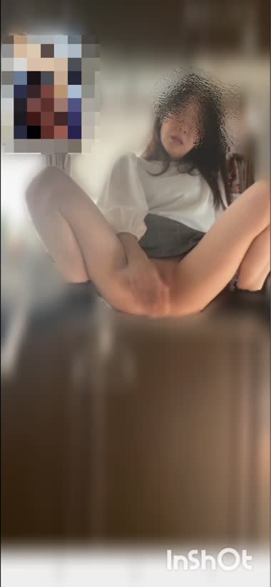 キッチンでディルドオナニー