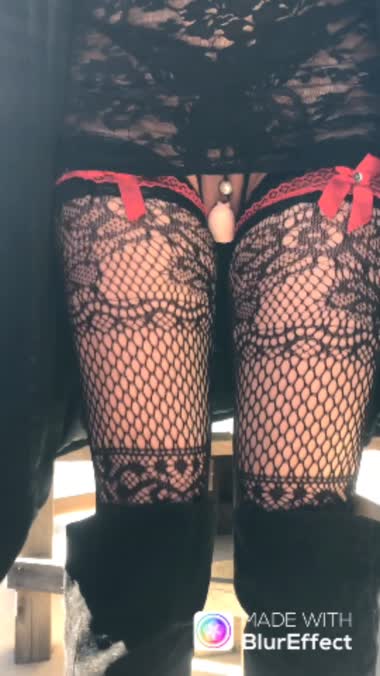 コートの下に…（動画）