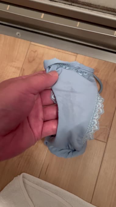 旅先で脱いだパンティ
