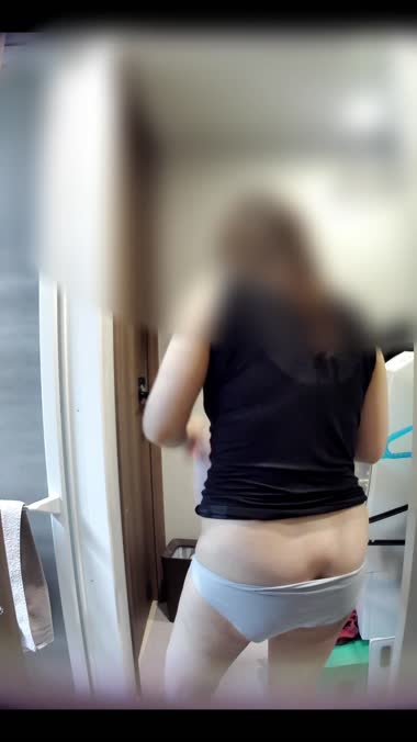 妻の脱衣シーン