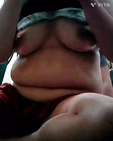 横からおっぱい盗撮