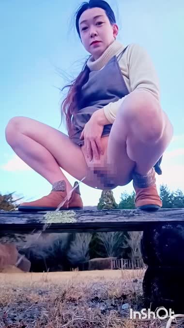 野外でおしっこ🌊