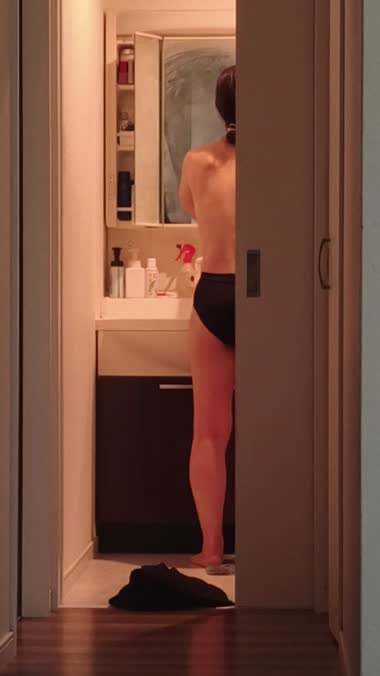 お風呂入浴後隠し撮り