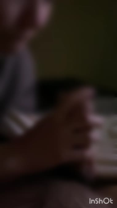 34歳妻　唾液手コキ