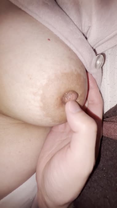 夜這い乳いじり