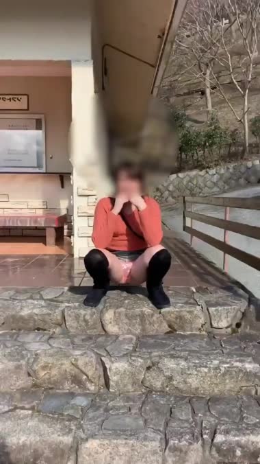 しゃがみパンツ