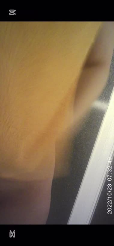 脱衣所　貧相なからだ