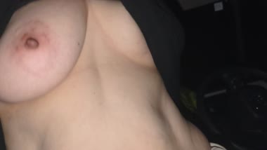 ぽっちゃり巨乳　カーセク　