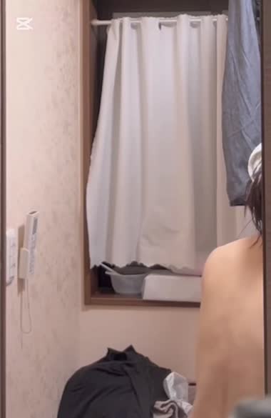 風呂上がりの貧乳妻②