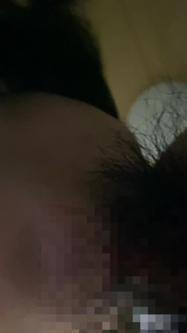 妻の献身的なフェラ