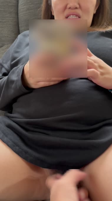 熟女妻のまんこに悪戯をしてみた