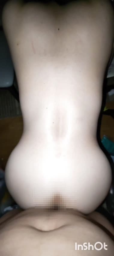 何となくケツを叩いてみる