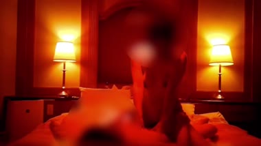 40代子持ち人妻騎乗位