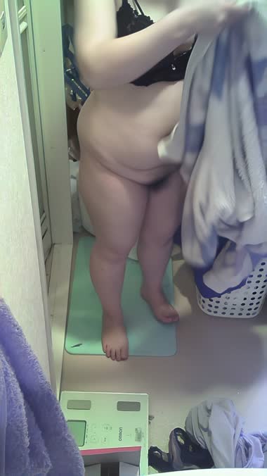 ムチムチ妻の裸体