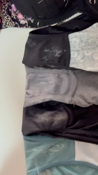 彼女のシミパンティーぶっかけ♡