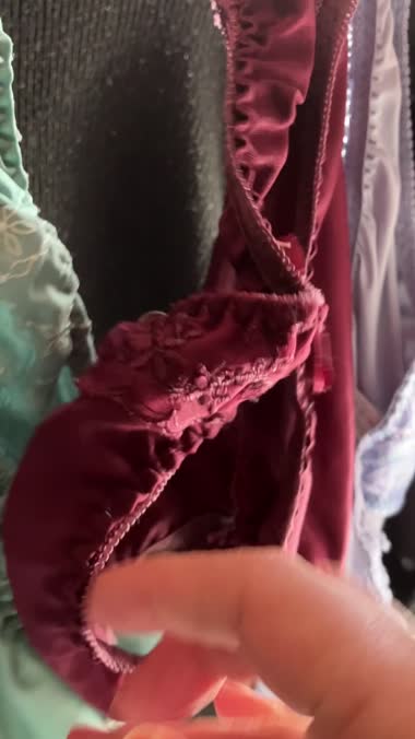 真面目妻の旅行帰りパンティ