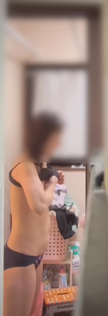 風呂上がりの貧乳妻