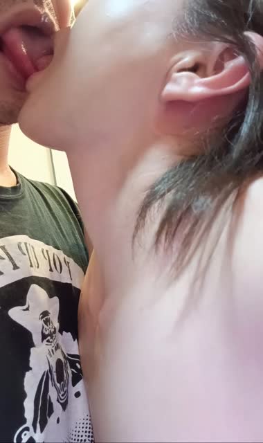 愛しい妻とキス