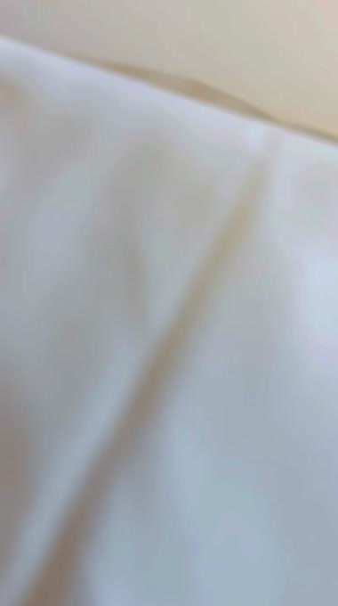 脱がせました…