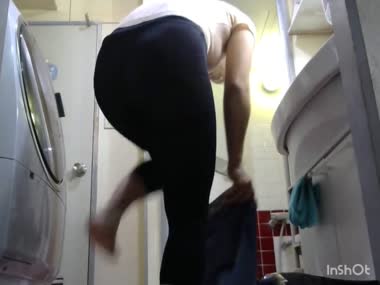 脱衣所盗撮(赤パンツ)