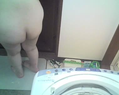 生理4日目脱衣場隠し撮り