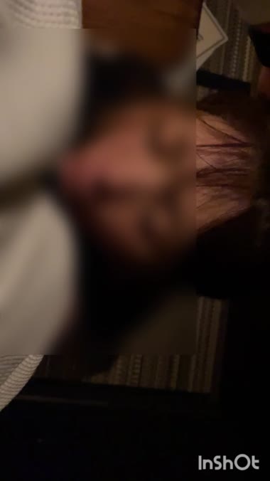 人妻の居酒屋フェラ②