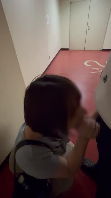 某所にて野外フェラ