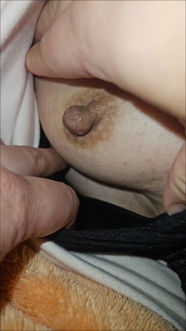 飲み会があり爆睡中の妻 3