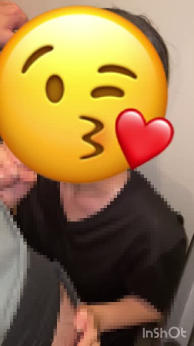 美人人妻玄関先フェラ