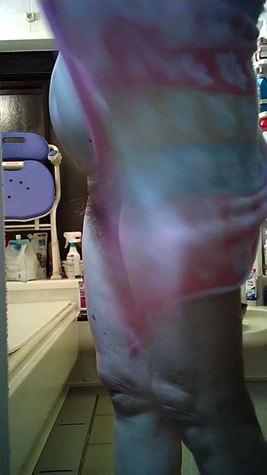 義母養里子の脱衣所盗撮