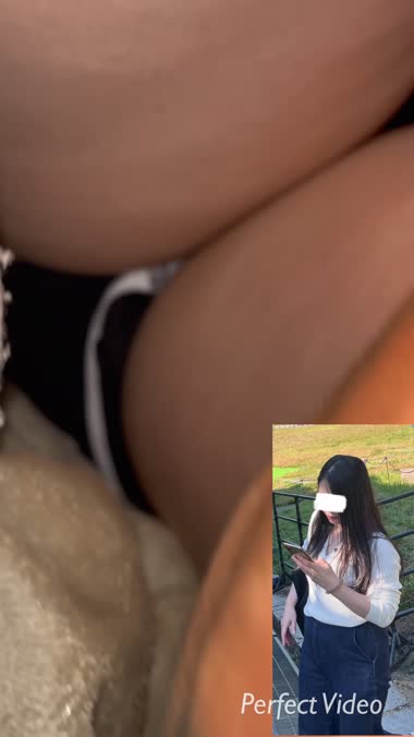 寝てる妻を痴漢