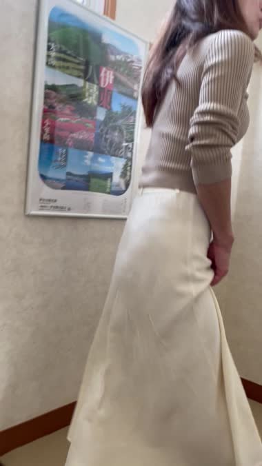 Tバックよく見ると透けてる？