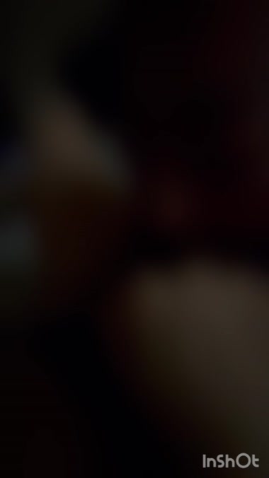 妻をクンニしながら胸を弄る