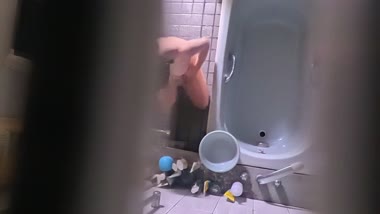 小柄ムチムチ熟妻の風呂1
