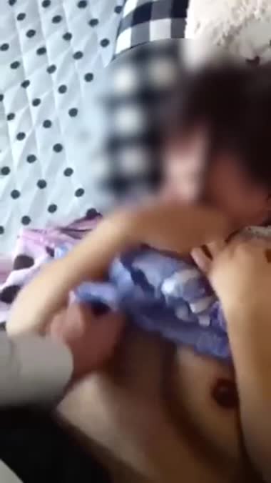 妻おっぱい弄り