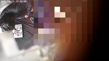 エロ同人見ながらオナニー