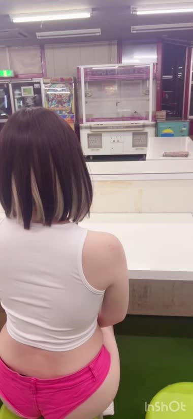 ゲーセン露出