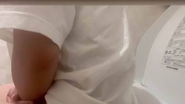 トイレ隠し撮り