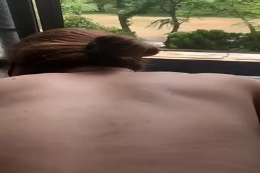 窓を開けて
