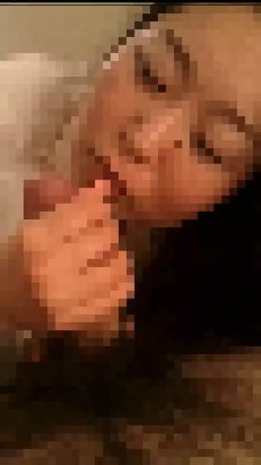 汚玉をしゃぶりまくる若妻ちゃん