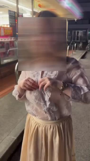 まみのコンビニ露出