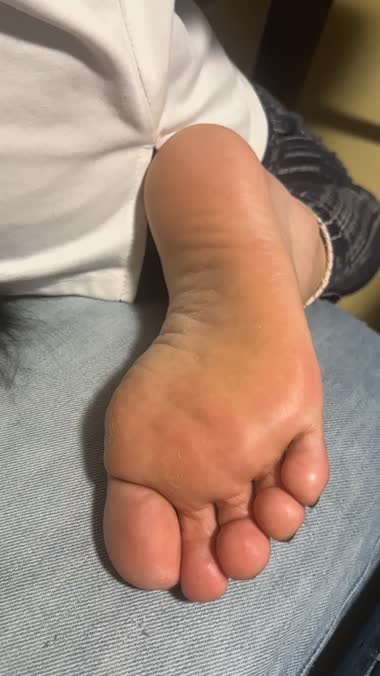 熟妻の足の裏②