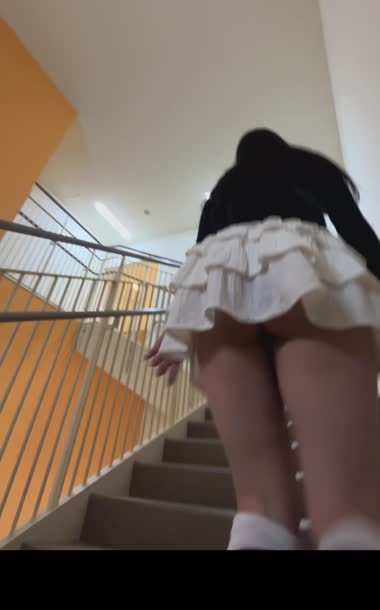 19歳妹パンチラ