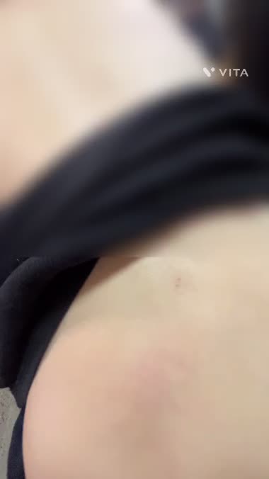 従順です。