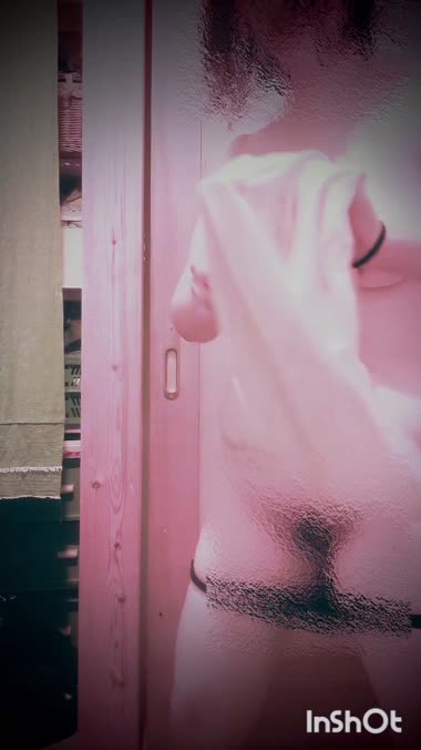 脱衣所…