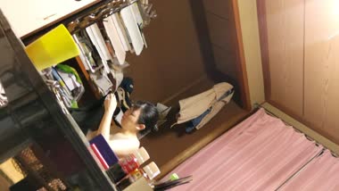 汚い部屋に不細工妻